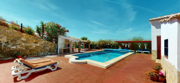 Sale of detached villa in El Borge 1