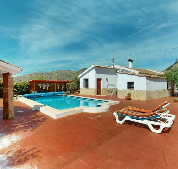 Sale of detached villa in El Borge