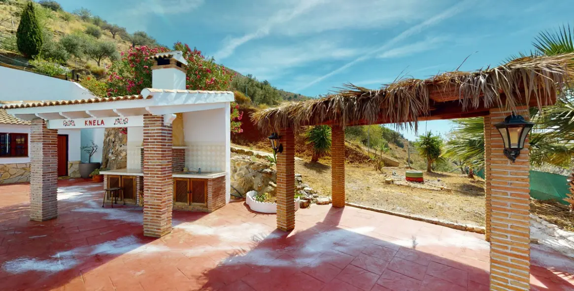 Sale of detached villa in El Borge 5