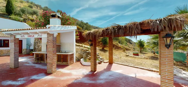 Sale of detached villa in El Borge 4