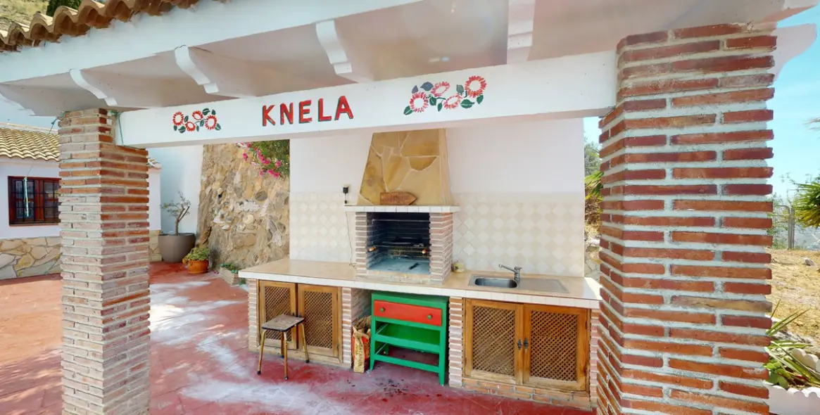 Sale of detached villa in El Borge 6