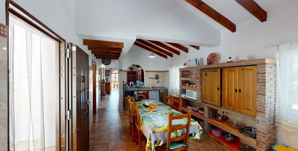 Sale of detached villa in El Borge 10