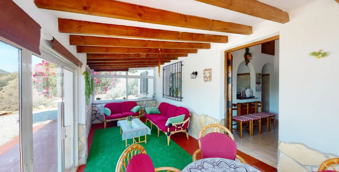 Sale of detached villa in El Borge 15