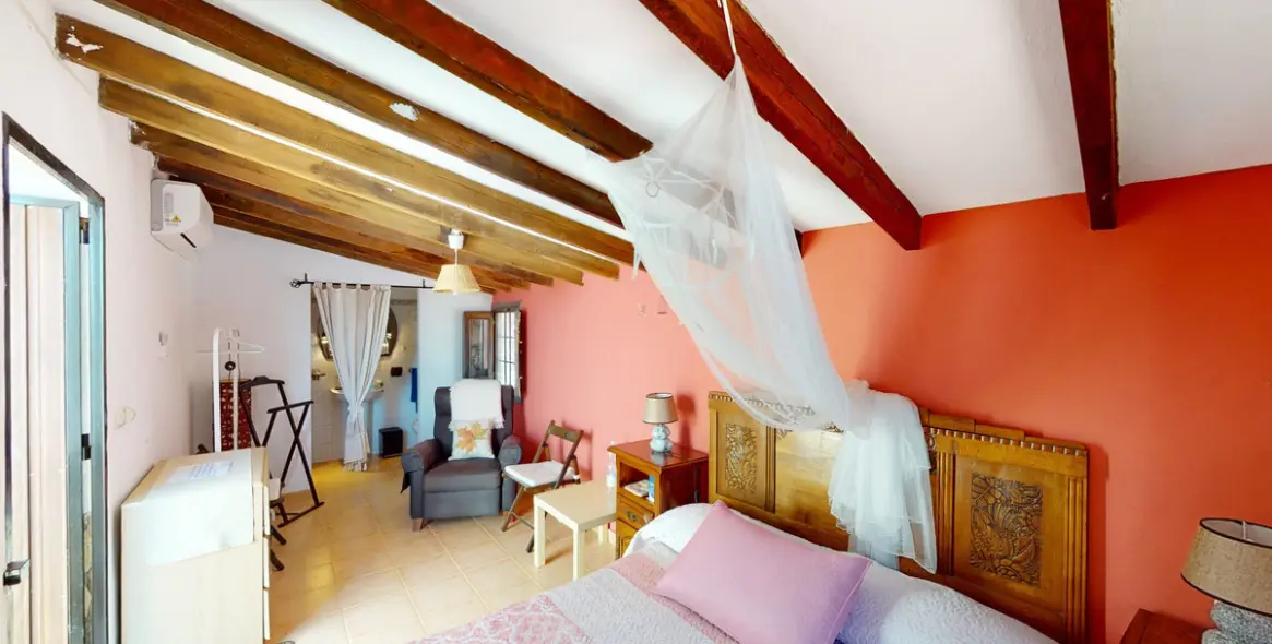 Продажа  отдельно стоящей виллы в El Borge 26