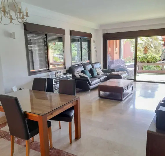 Продажа апартаментов на первом этаже в Casares