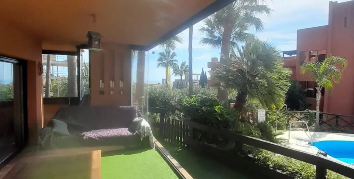 Продажа апартаментов на первом этаже в Casares 4