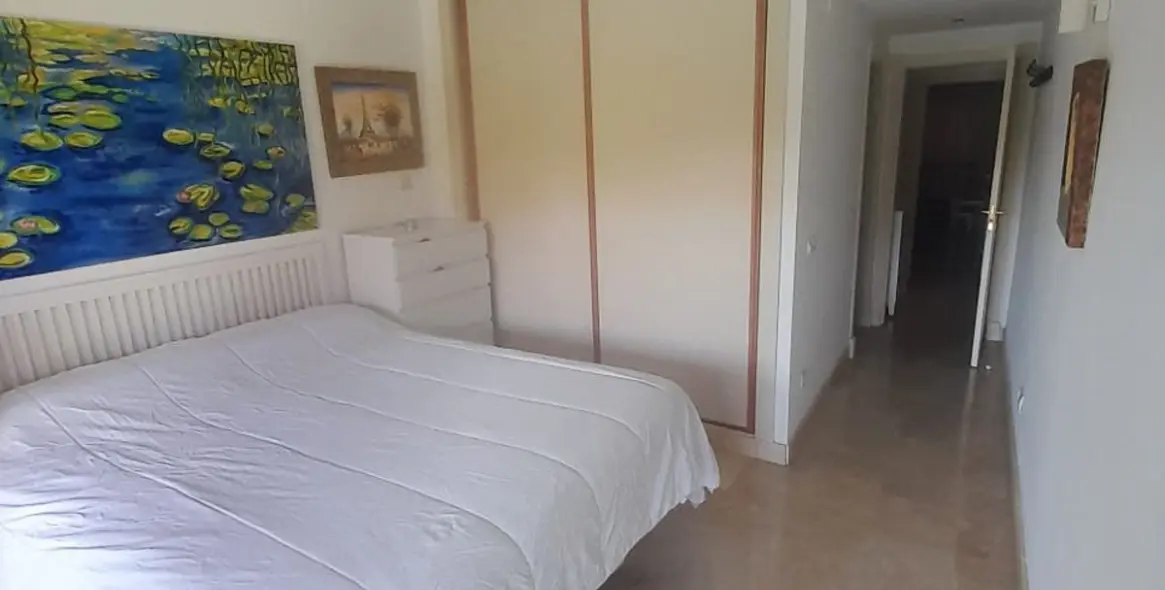 Продажа апартаментов на первом этаже в Casares 11