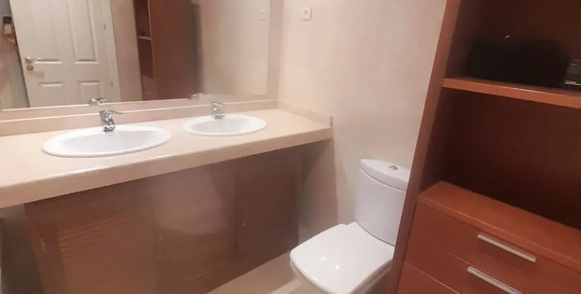 Продажа апартаментов на первом этаже в Casares 13