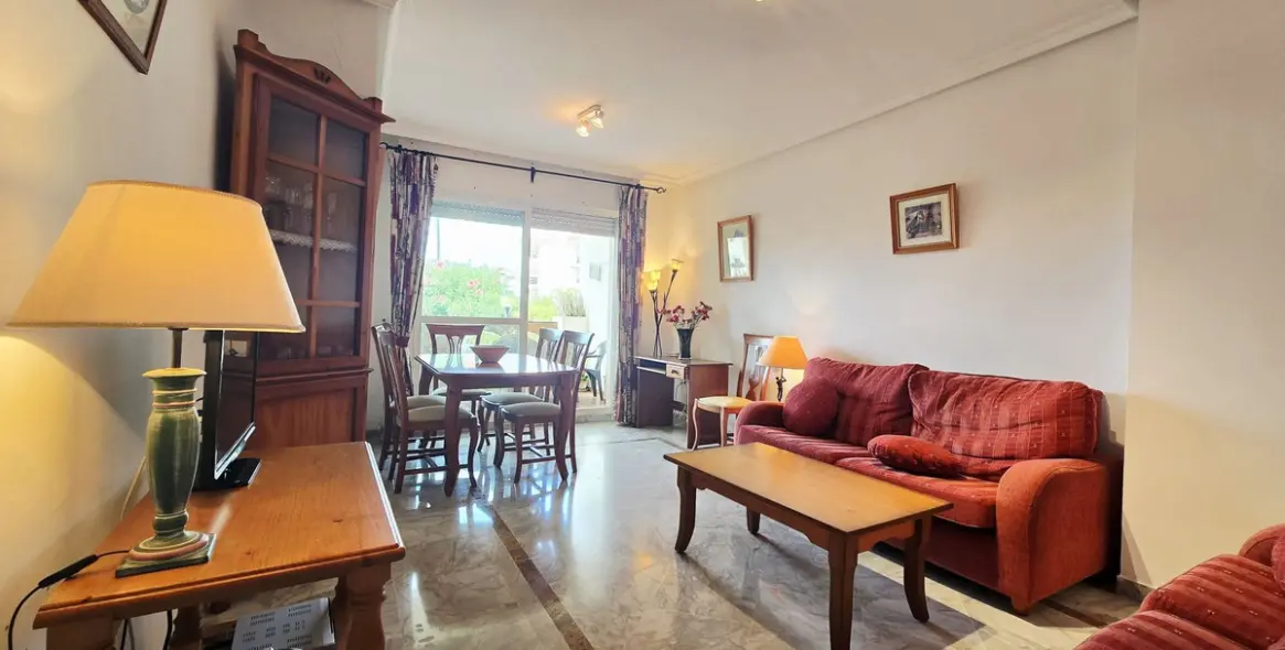 Sale of middle floor apartment in Nueva Andalucía 3