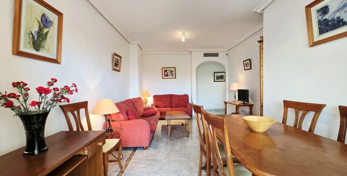 Sale of middle floor apartment in Nueva Andalucía 6