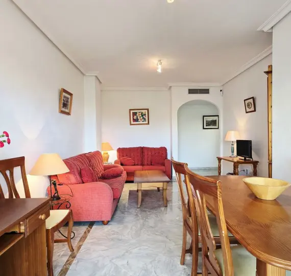 Sale of middle floor apartment in Nueva Andalucía