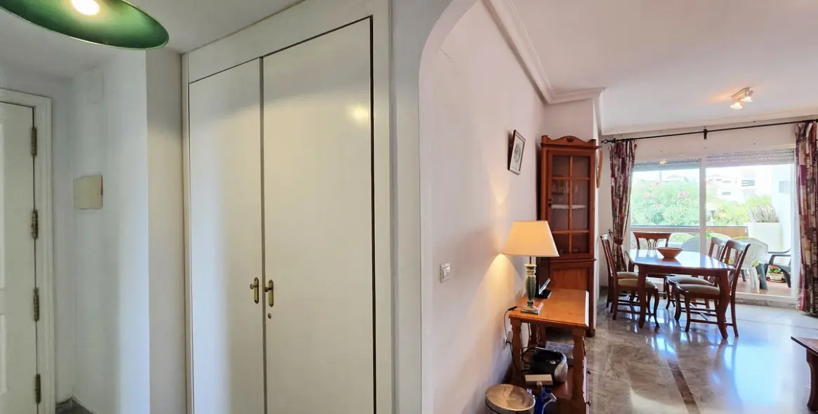 Sale of middle floor apartment in Nueva Andalucía 9