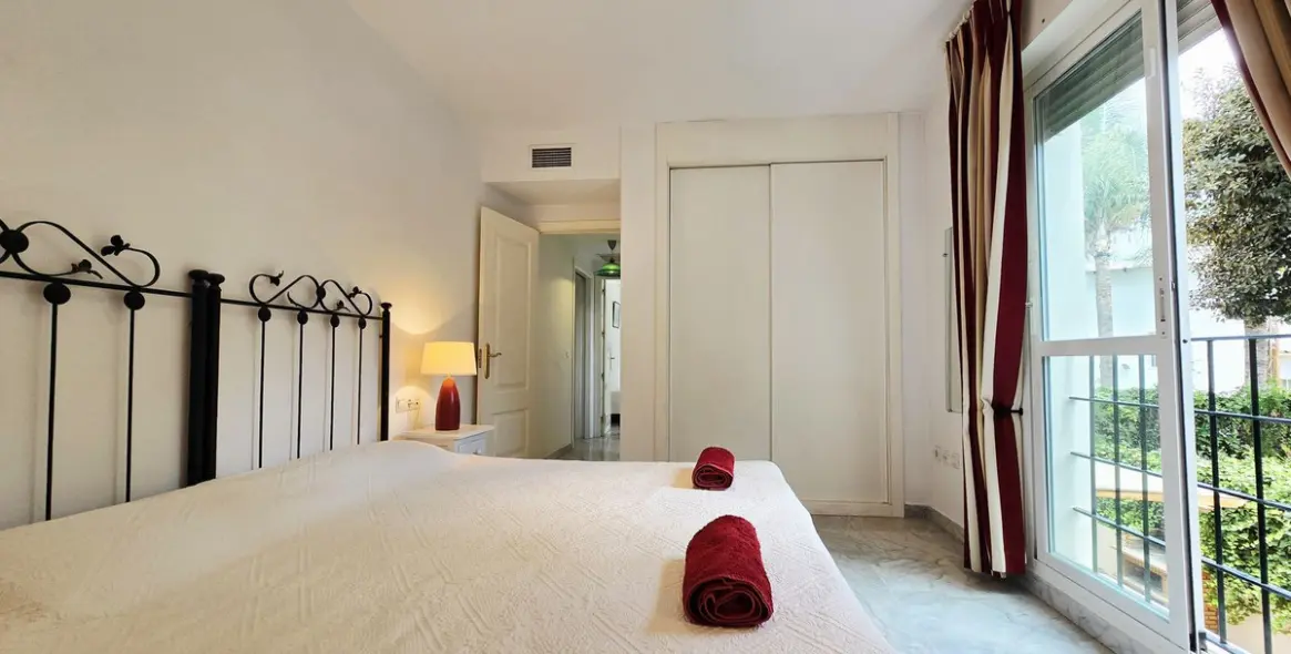 Sale of middle floor apartment in Nueva Andalucía 14