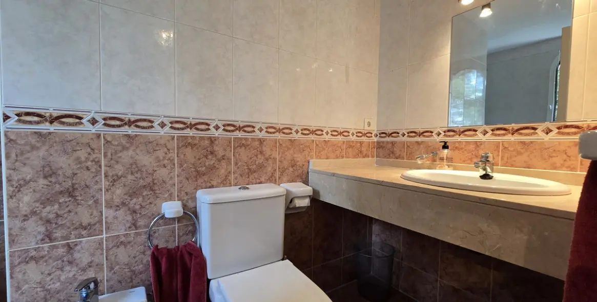 Sale of middle floor apartment in Nueva Andalucía 16