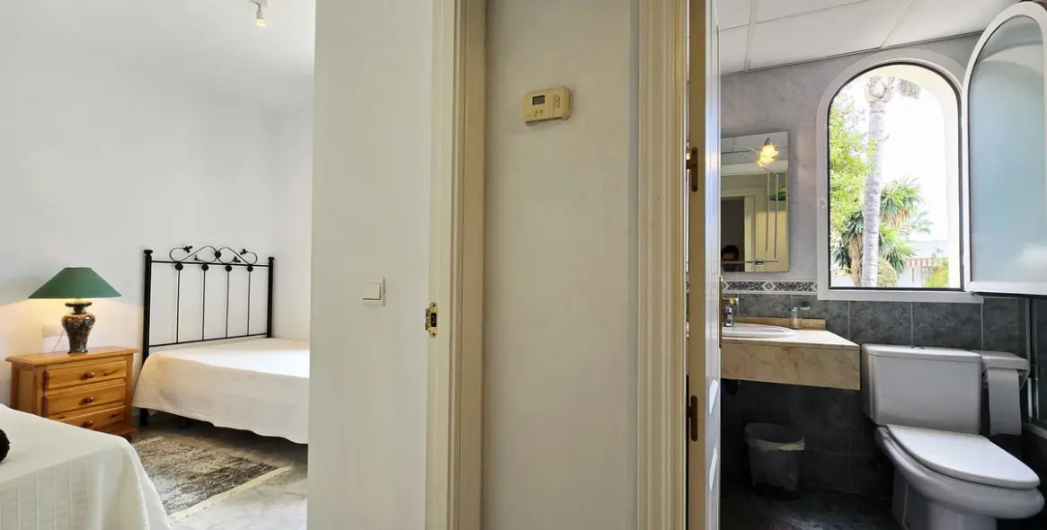 Sale of middle floor apartment in Nueva Andalucía 18