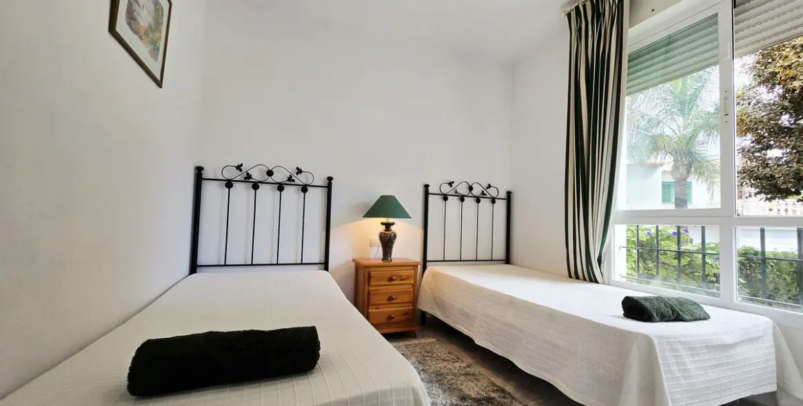 Sale of middle floor apartment in Nueva Andalucía 19