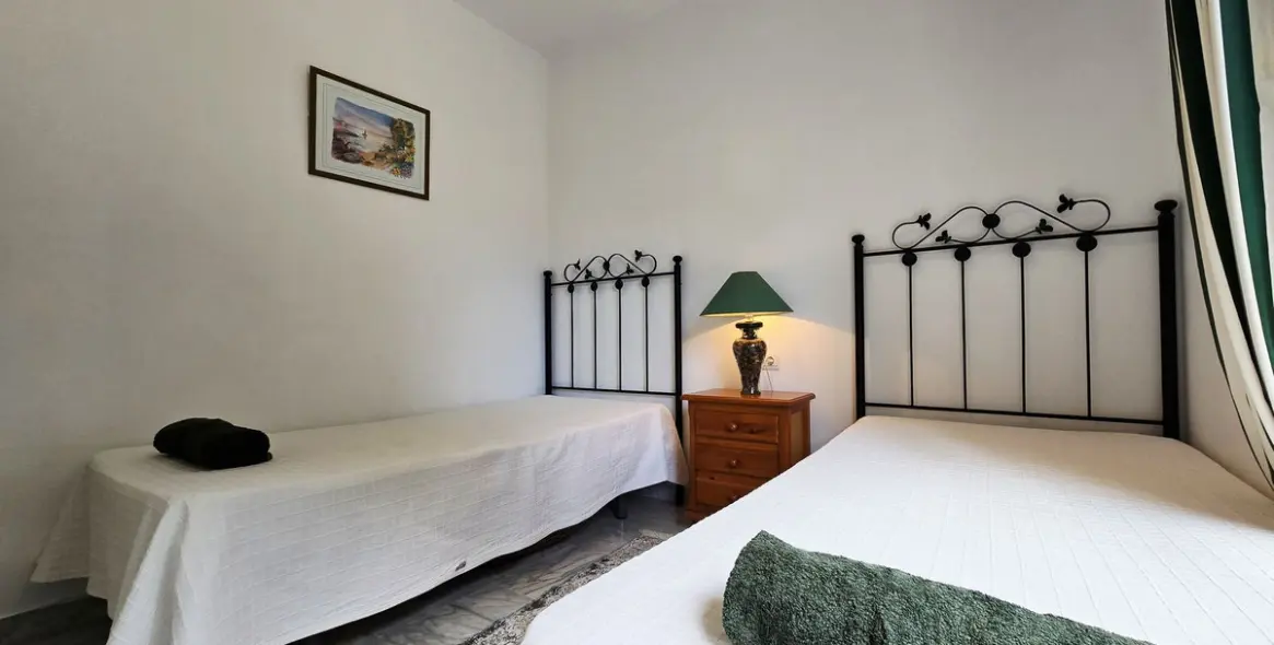 Sale of middle floor apartment in Nueva Andalucía 20