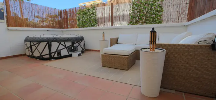 Sale of ground floor apartment in La Cala de Mijas 2