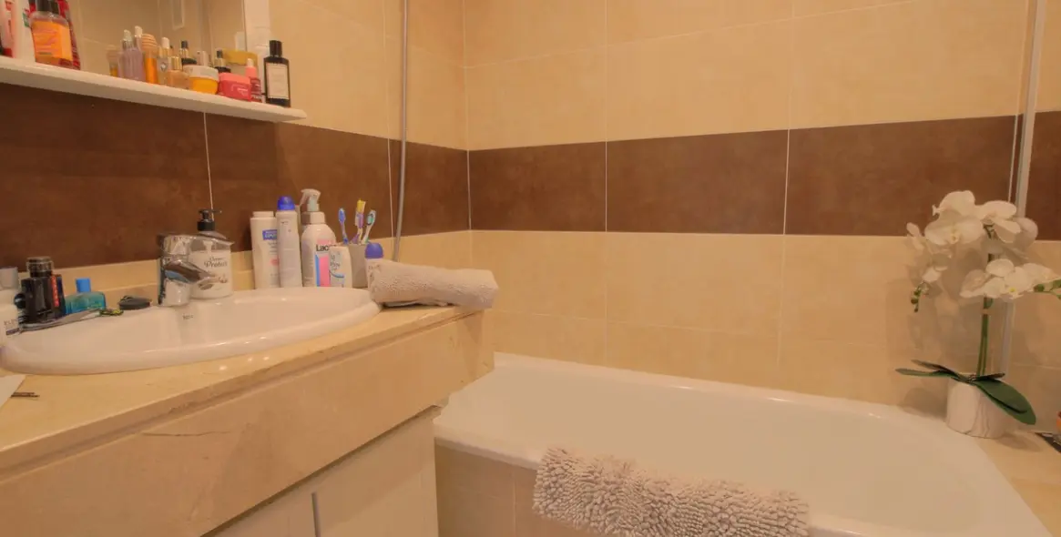 Sale of ground floor apartment in La Cala de Mijas 17