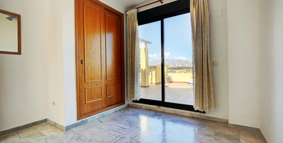 Sale of penthouse in Miraflores 13