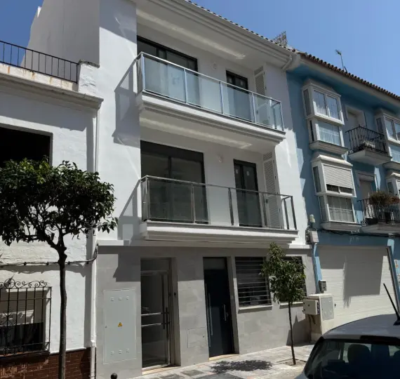 Продажа апартаментов на первом этаже в Fuengirola