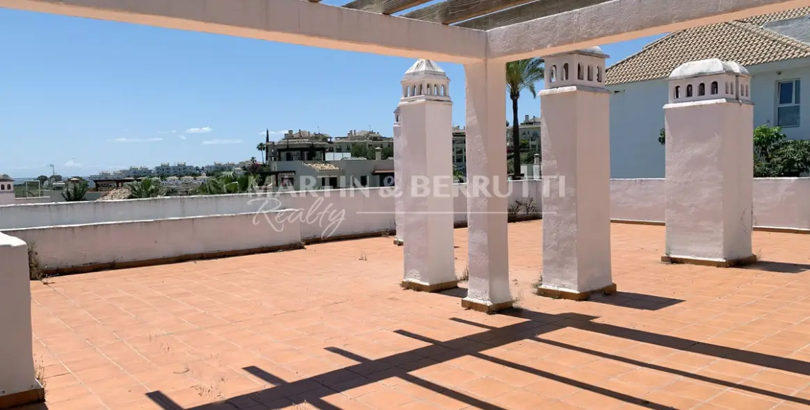 Sale of penthouse duplex in Selwo 15