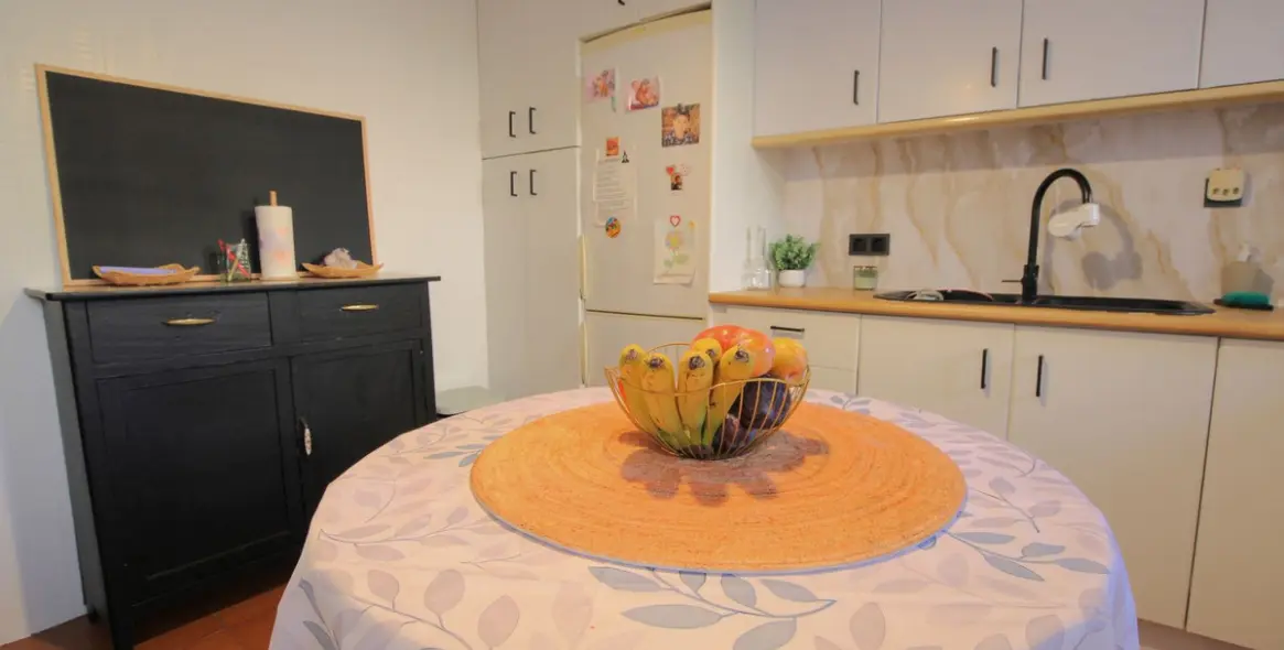 Продажа дома на две семьи в El Coto 10