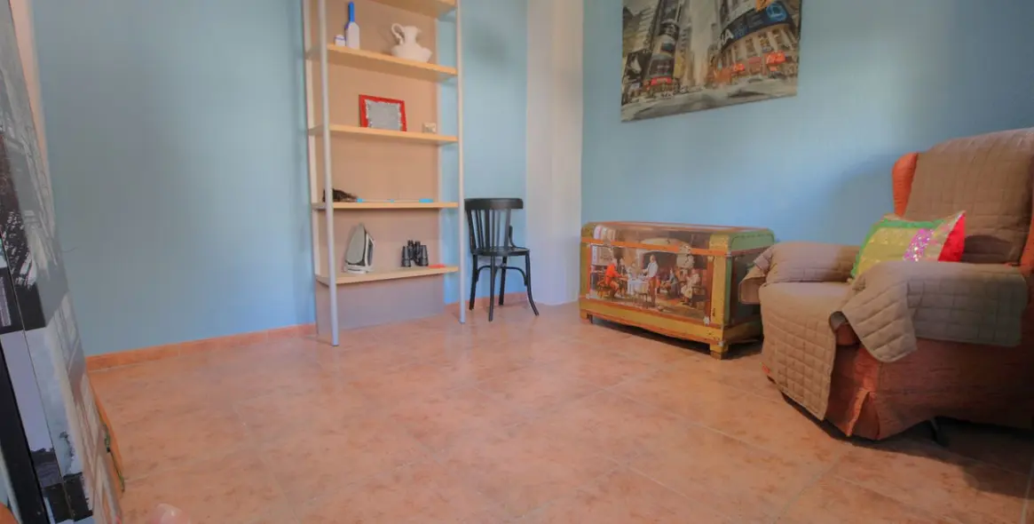 Продажа дома на две семьи в El Coto 19