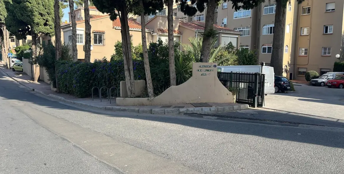 Venta de casa pareada en El Coto 23