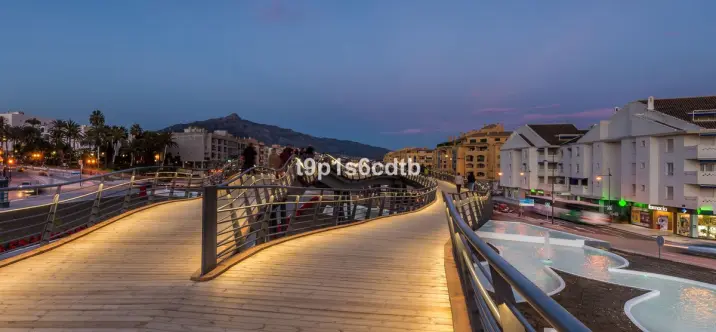 Sale of middle floor apartment in San Pedro de Alcántara 0