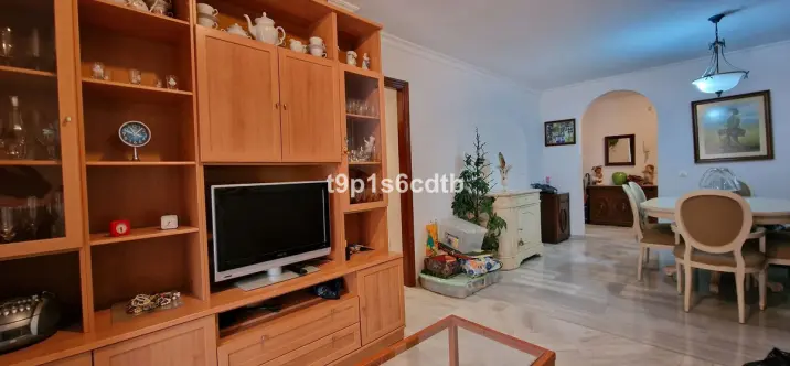 Sale of middle floor apartment in San Pedro de Alcántara 3