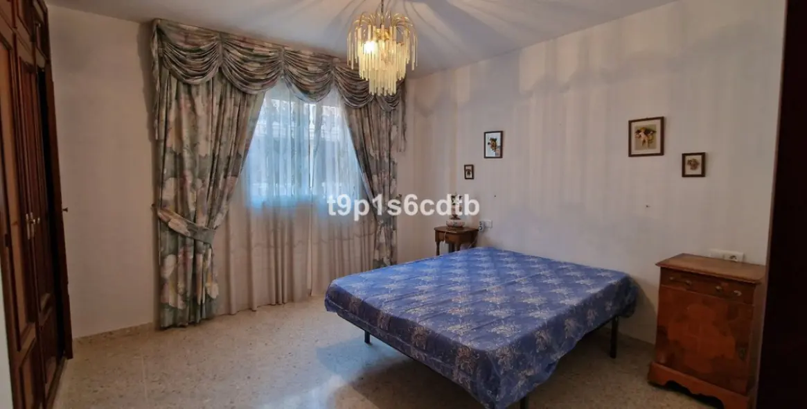 Sale of middle floor apartment in San Pedro de Alcántara 5