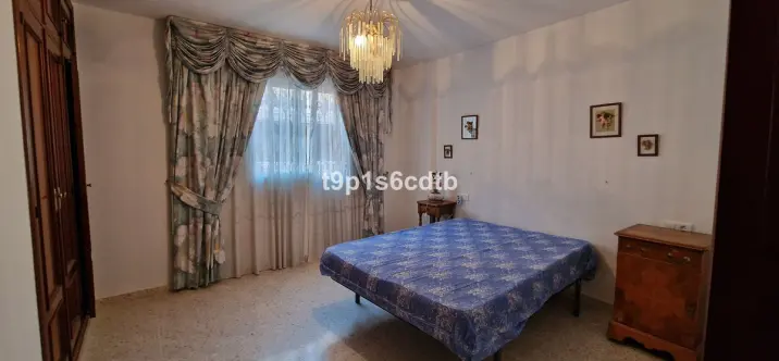 Sale of middle floor apartment in San Pedro de Alcántara 4