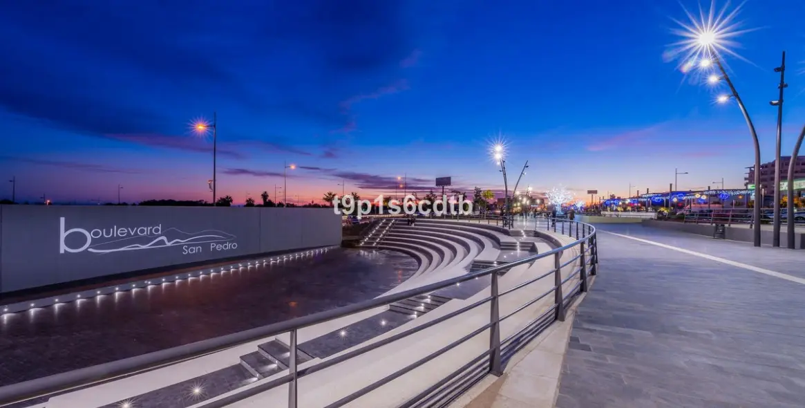 Sale of middle floor apartment in San Pedro de Alcántara 12