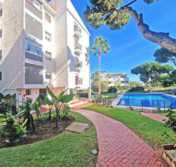 Sale of ground floor apartment in Calahonda