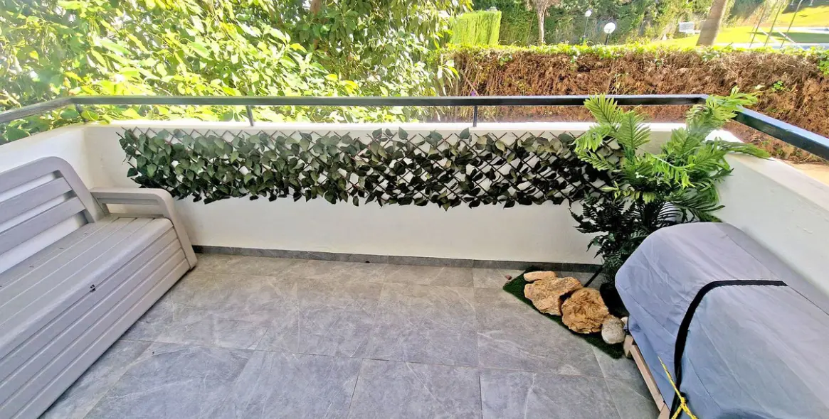 Sale of ground floor apartment in Calahonda 3