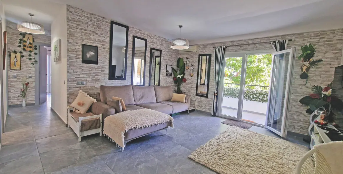 Sale of ground floor apartment in Calahonda 7