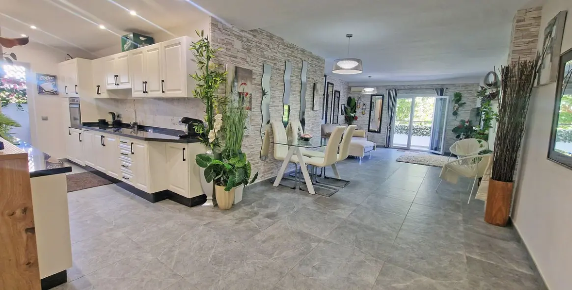 Sale of ground floor apartment in Calahonda 9