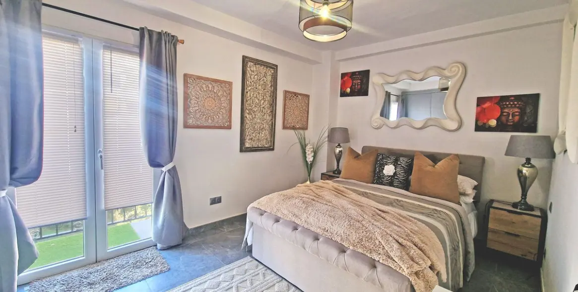 Sale of ground floor apartment in Calahonda 18