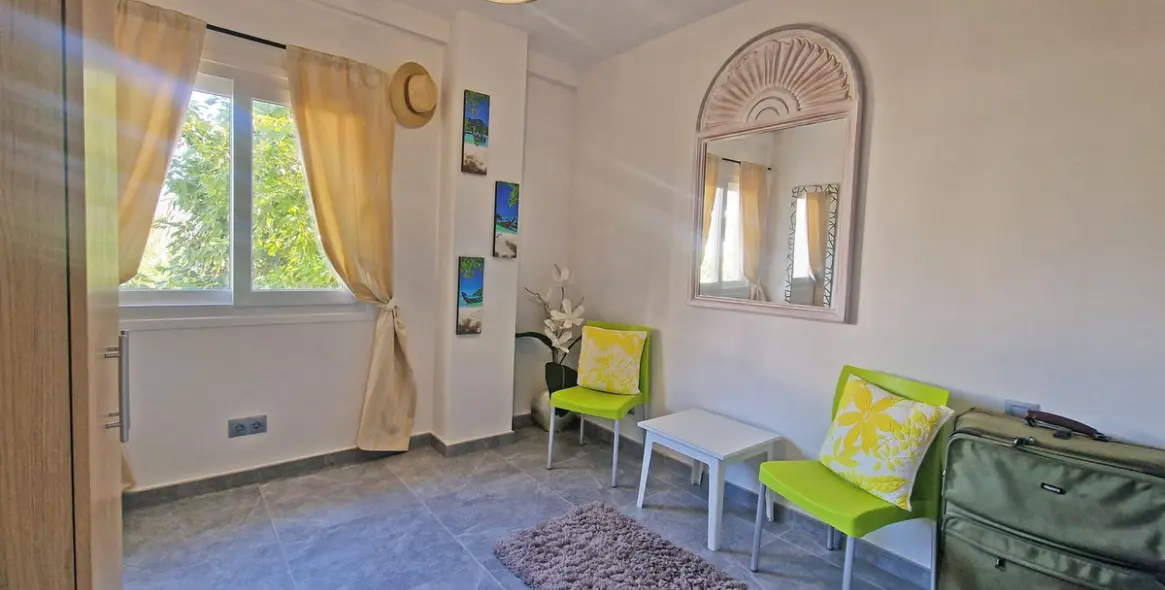 Sale of ground floor apartment in Calahonda 20