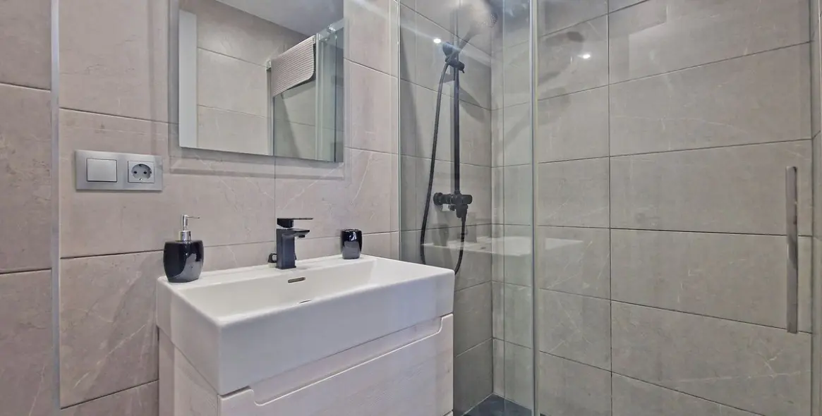 Sale of ground floor apartment in Calahonda 25