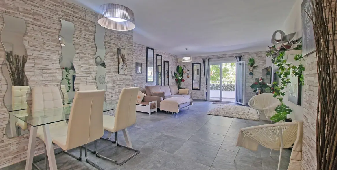 Sale of ground floor apartment in Calahonda 27