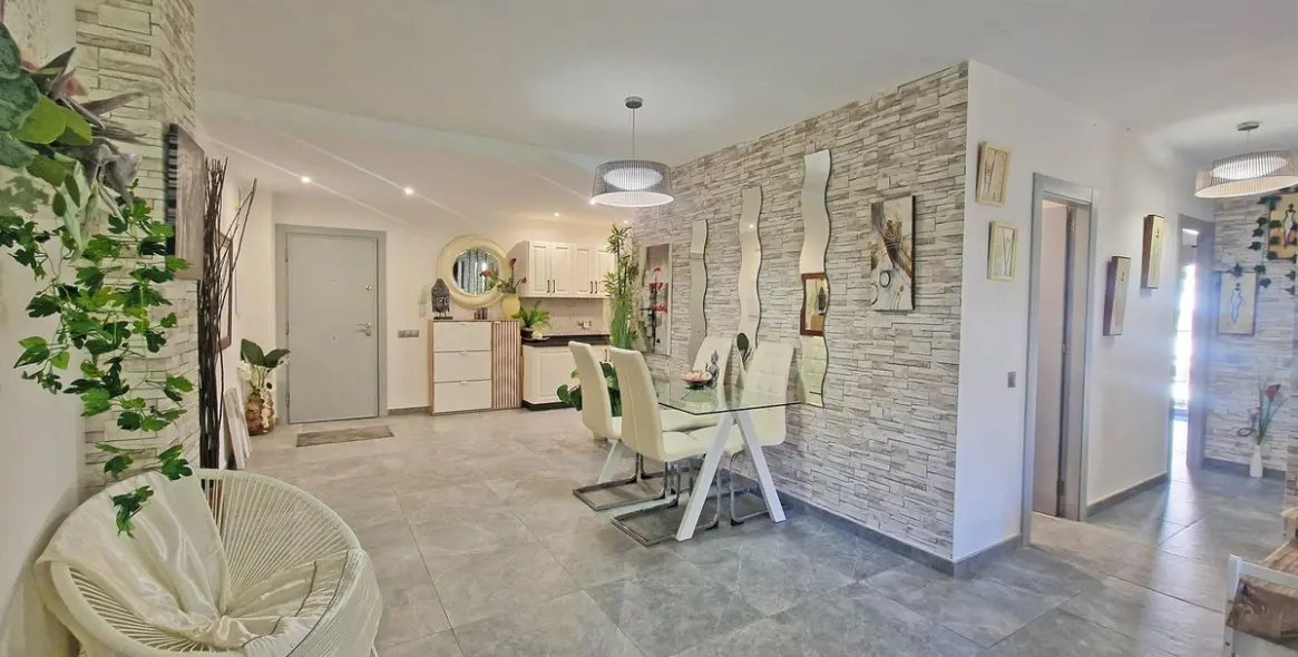 Sale of ground floor apartment in Calahonda 30