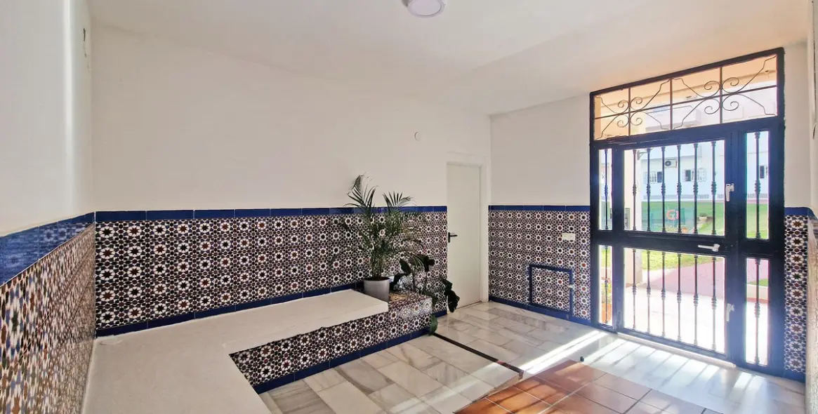 Sale of ground floor apartment in Calahonda 37