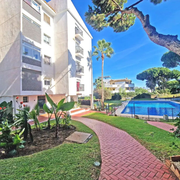 Sale of ground floor apartment in Calahonda