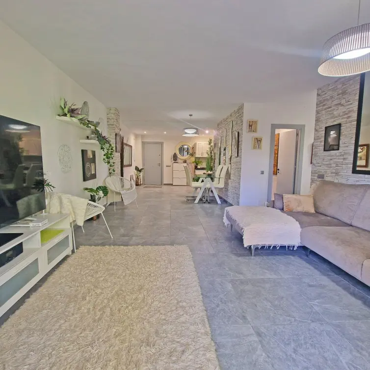 Sale of ground floor apartment in Calahonda