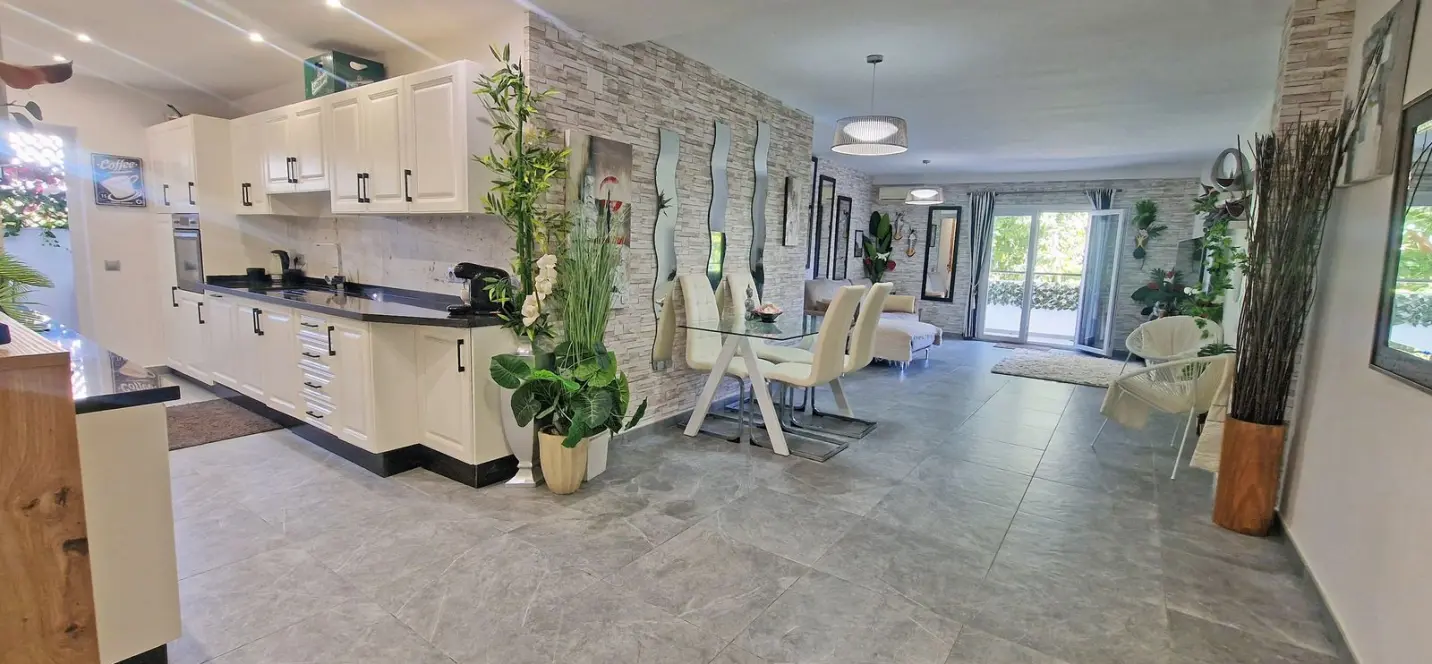 Sale of ground floor apartment in Calahonda 2