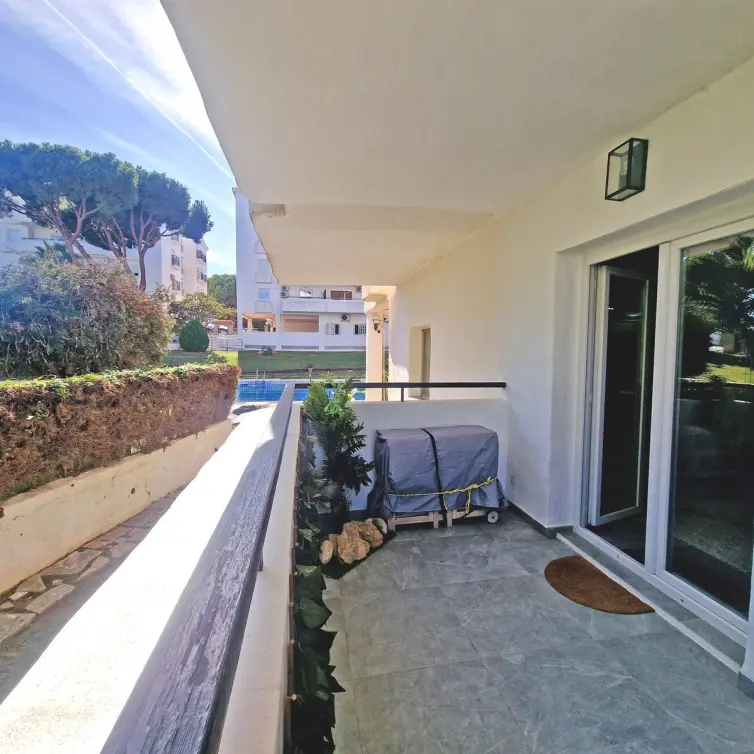 Sale of ground floor apartment in Calahonda