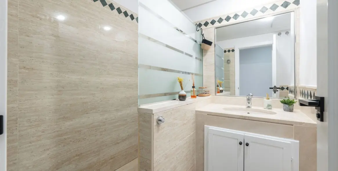 Sale of ground floor apartment in La Mairena 11