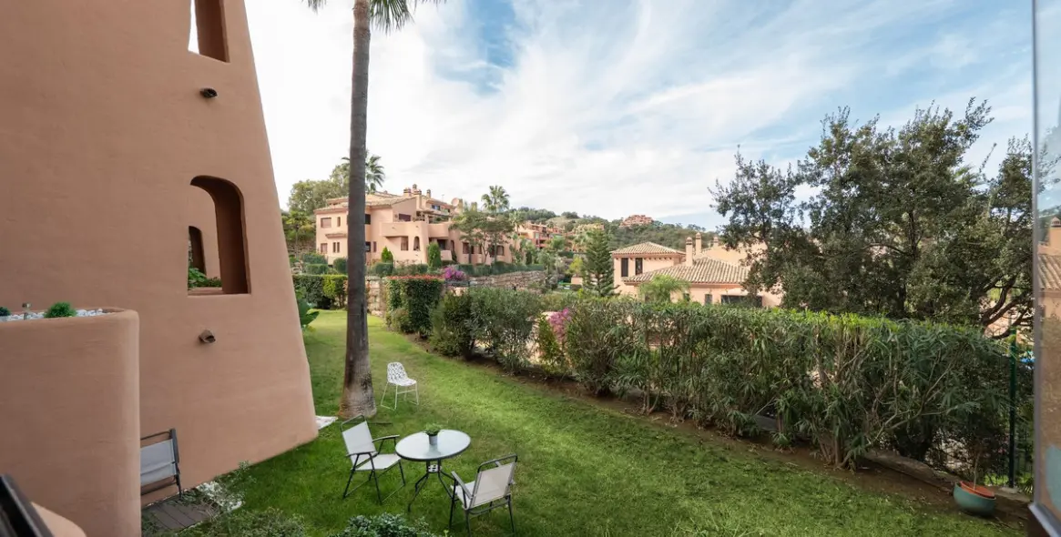 Sale of ground floor apartment in La Mairena 17